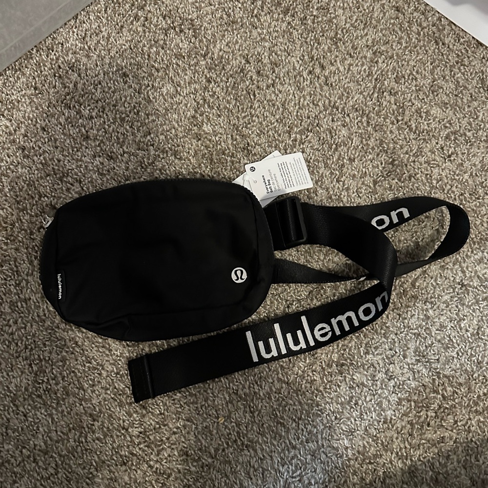 Lululemon Black everywhere Belt Bag new with tags
